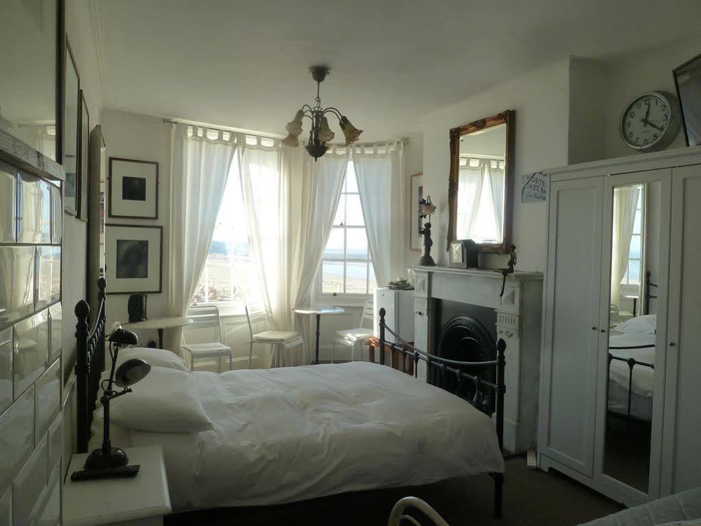 Beachview Guest House Accommodations มาร์เกท ภายนอก รูปภาพ